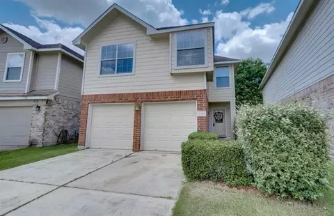 8207 Spring Wind Ln, Houston, TX 77040