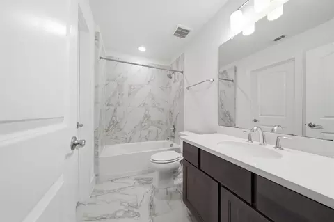 Bath - 4712 Lorelai Ln, Spring, TX 77386 photo 6 of 7
