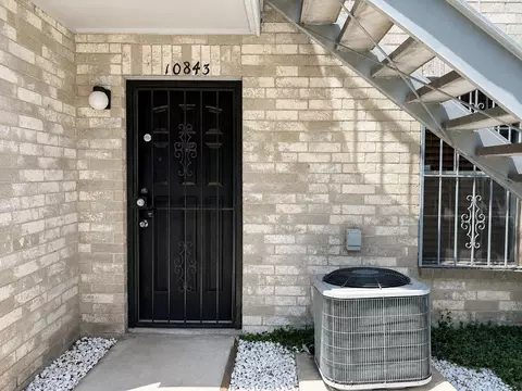 10843 Braes Bend Dr, Houston, TX 77071