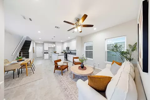 313 De Haven St, Houston, TX 77029