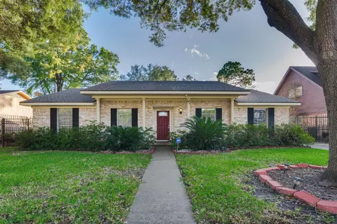 9223 Sandstone St, Houston, TX 77036