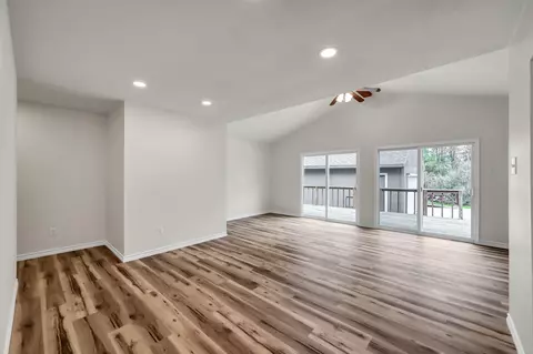 Living - 6 Forest Holw, Trinity, TX 75862 photo 4 of 4