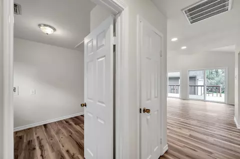Entry Way - 6 Forest Holw, Trinity, TX 75862 photo 4 of 5