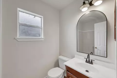 Bath - 6 Forest Holw, Trinity, TX 75862 photo 3 of 5