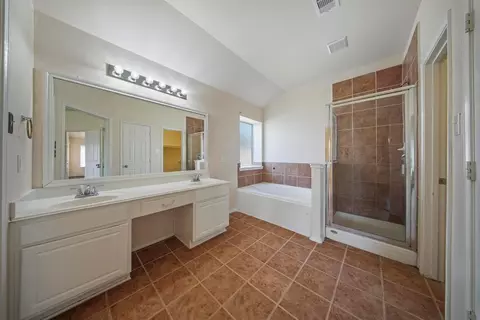 Bath - 5015 Bridgecrossing Ct, Spring, TX 77379 photo 1 of 1