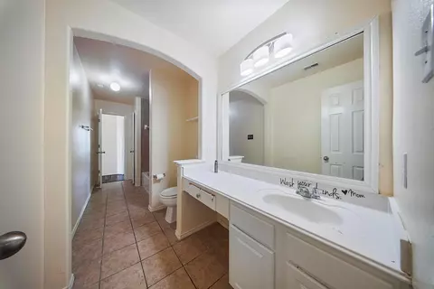 Entry Way - 5015 Bridgecrossing Ct, Spring, TX 77379 photo 4 of 4