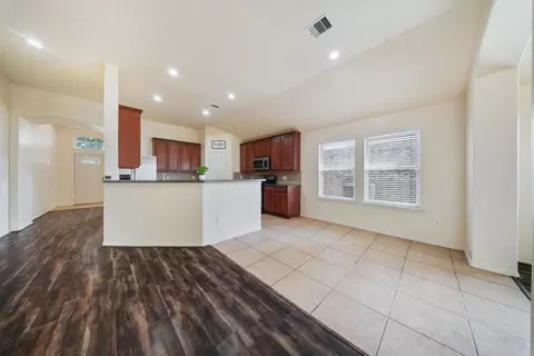 Entry Way - 5015 Bridgecrossing Ct, Spring, TX 77379 photo 1 of 4