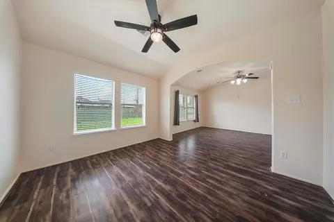 Living - 5015 Bridgecrossing Ct, Spring, TX 77379 photo 2 of 4