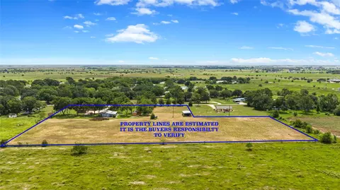 215 Lakeview Ln, El Campo, TX 77437