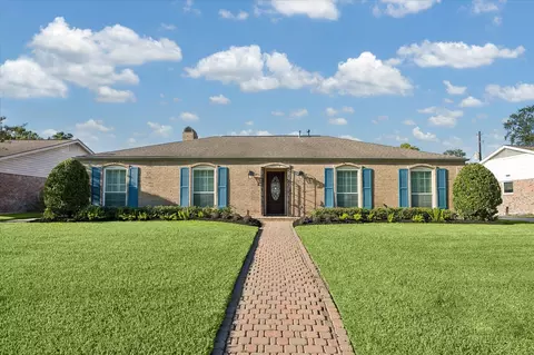 10614 Longmont Dr, Houston, TX 77042