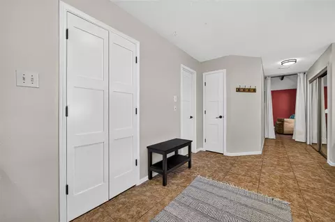 Entry Way - 5111 Scottline Dr, Pasadena, TX 77505 photo 6 of 7