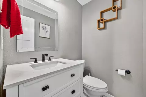 Bath - 5111 Scottline Dr, Pasadena, TX 77505 photo 1 of 4