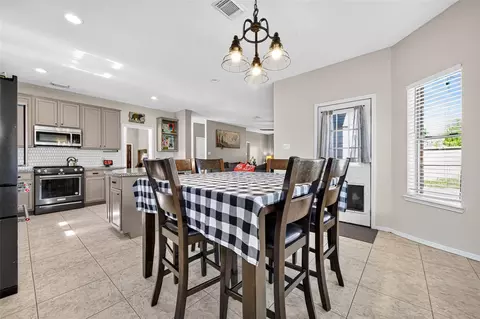 Dining - 5111 Scottline Dr, Pasadena, TX 77505 photo 6 of 7