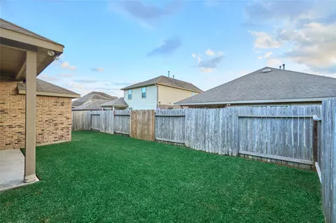 Exterior - 655 Oak Circle Dr E, Conroe, TX 77301 photo 5 of 8