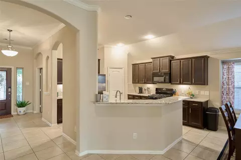 Entry Way - 655 Oak Circle Dr E, Conroe, TX 77301 photo 3 of 4