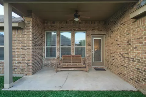 Exterior - 655 Oak Circle Dr E, Conroe, TX 77301 photo 2 of 8