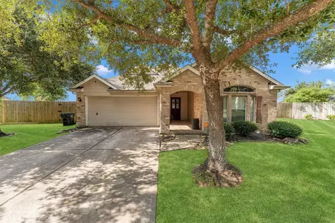4208 Parry Dr, Pearland, TX 77584