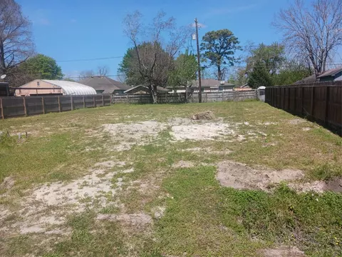 6217 Willow Dale St, Houston, TX 77087