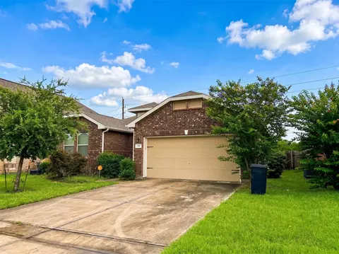 335 American Black Bear Dr, Crosby, TX 77532