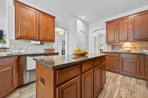 Kitchen - 9634 Empress Crossing Dr, Spring, TX 77379 photo 9 of 9
