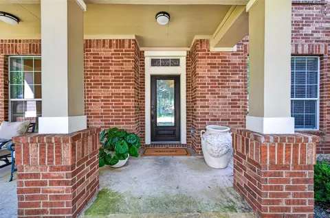 Exterior - 9634 Empress Crossing Dr, Spring, TX 77379 photo 4 of 6