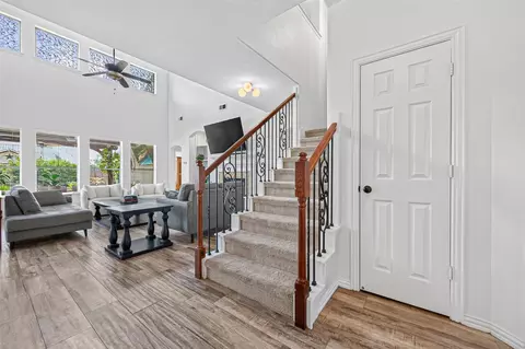 Entry Way - 9634 Empress Crossing Dr, Spring, TX 77379 photo 2 of 6