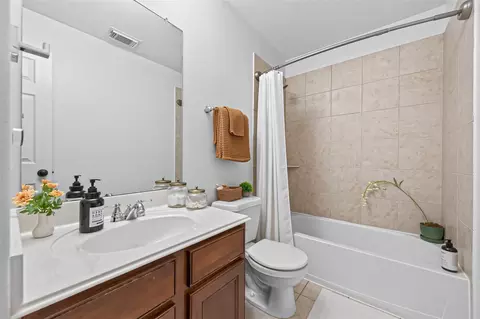 Bath - 9634 Empress Crossing Dr, Spring, TX 77379 photo 4 of 5