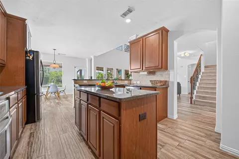 Kitchen - 9634 Empress Crossing Dr, Spring, TX 77379 photo 7 of 9