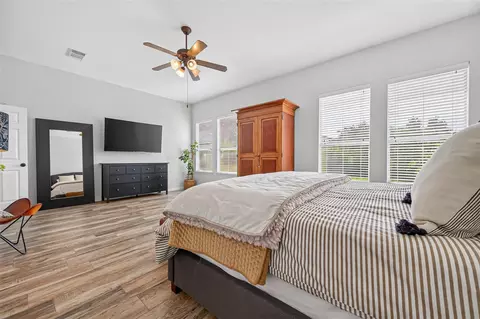 Bedroom - 9634 Empress Crossing Dr, Spring, TX 77379 photo 2 of 5