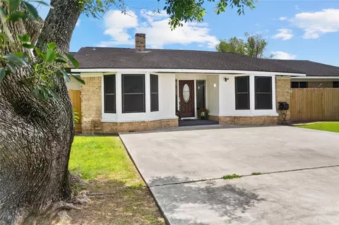 5001 Texas Ave, La Marque, TX 77568