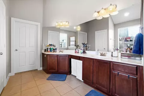 Bath - 29911 Adobe Falls Dr, Spring, TX 77386 photo 4 of 8