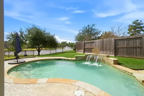 Exterior - 29911 Adobe Falls Dr, Spring, TX 77386 photo 7 of 8