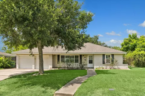 3014 Castlewood St, Houston, TX 77025