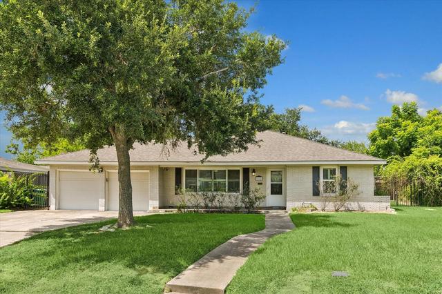 3014 Castlewood St, Houston, TX 77025