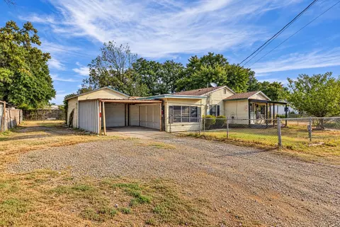 4027 Hollis St, Haltom City, TX 76111