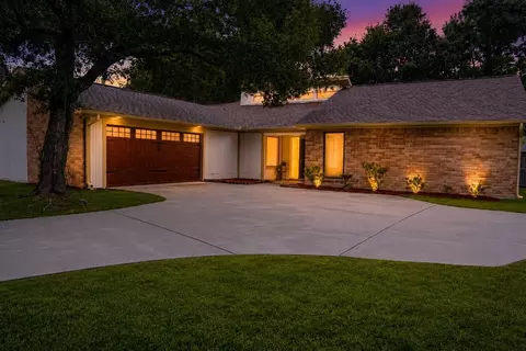 16411 Seven Waves Ct, Crosby, TX 77532
