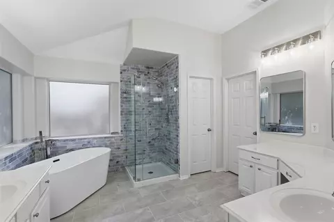 Bath - 6403 Pinyon Trail Dr, Spring, TX 77389 photo 1 of 5