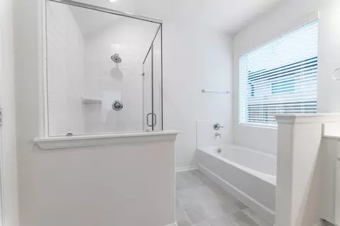 Bath - 1722 Navigation Ln, Angleton, TX 77515 photo 3 of 4