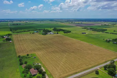 11810 Zamanek Rd, Needville, TX 77461