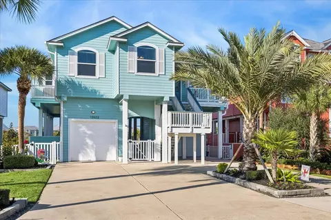 13522 Windlass Circle Dr, Galveston, TX 77554