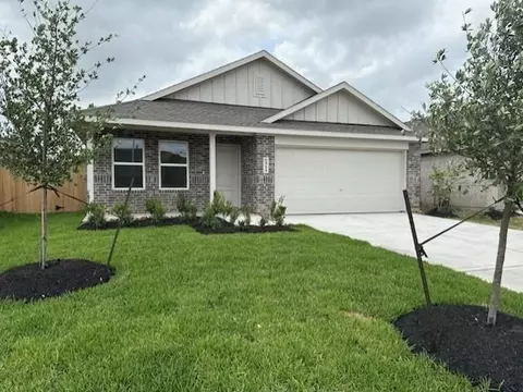 501 Robin St, Angleton, TX 77515 photo 1