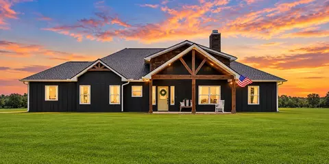 1655 Old Cuero Rd, Yoakum, TX 77995