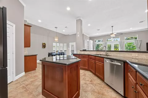 Kitchen - 8114 Hideaway Run Way, Spring, TX 77389 photo 2 of 2