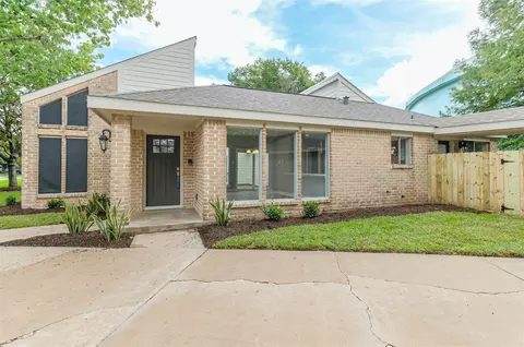 1623 Cherry Ridge Dr, Houston, TX 77077