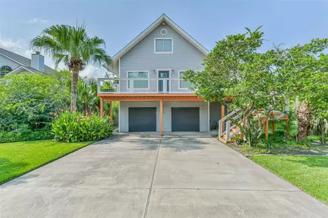 208 Baywood St, Shoreacres, TX 77571