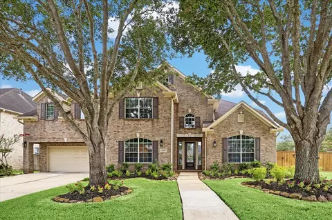 7906 Emerald Haven Dr, Sugar Land, TX 77479