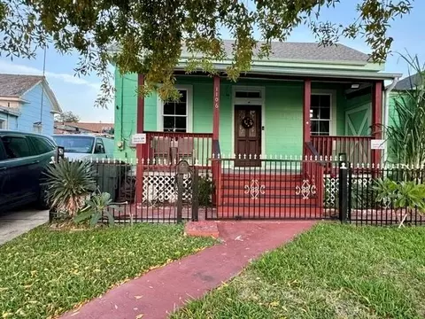 1106 40th St, Galveston, TX 77550