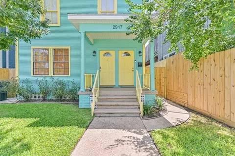 2917 Avenue Q 12, Galveston, TX 77550