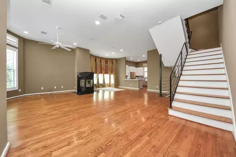 Living - 6519 Durford St, Houston, TX 77007 photo 2 of 8