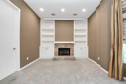 Living - 6519 Durford St, Houston, TX 77007 photo 5 of 8